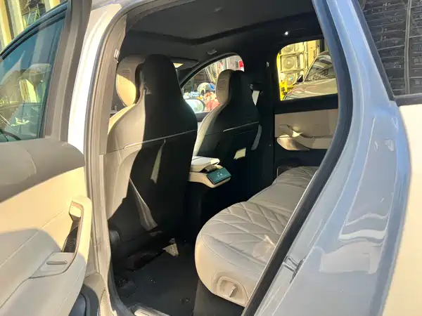 NIO ES6 2025