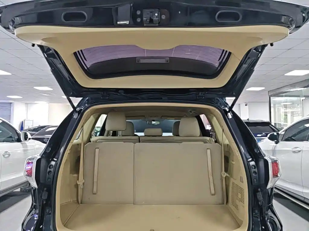 Toyota Highlander 2018 — фото 19