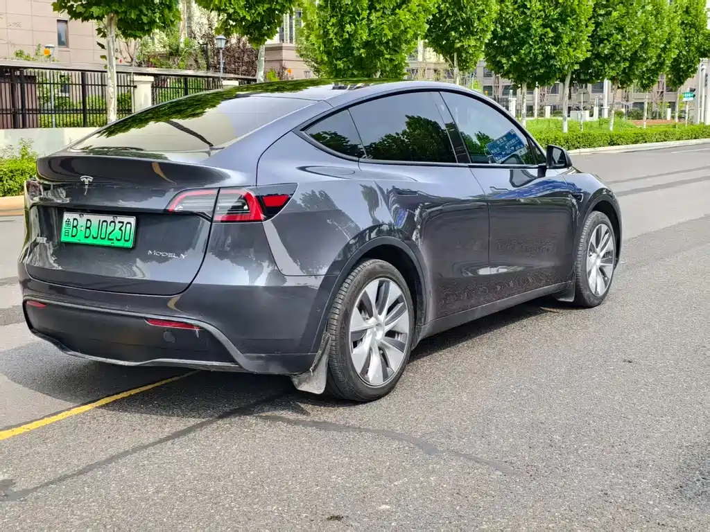 Tesla Model Y 2022 — фото 10