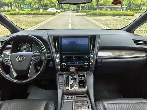 Toyota Alphard 2021