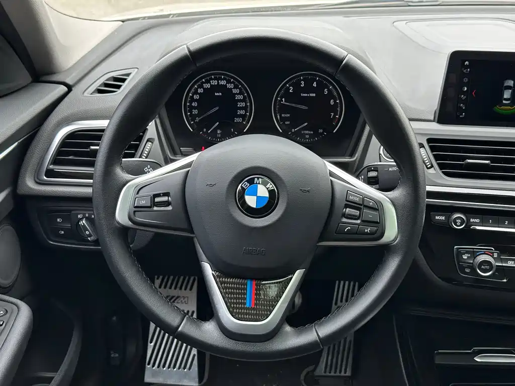 BMW 1 Series 2017 — фото 13