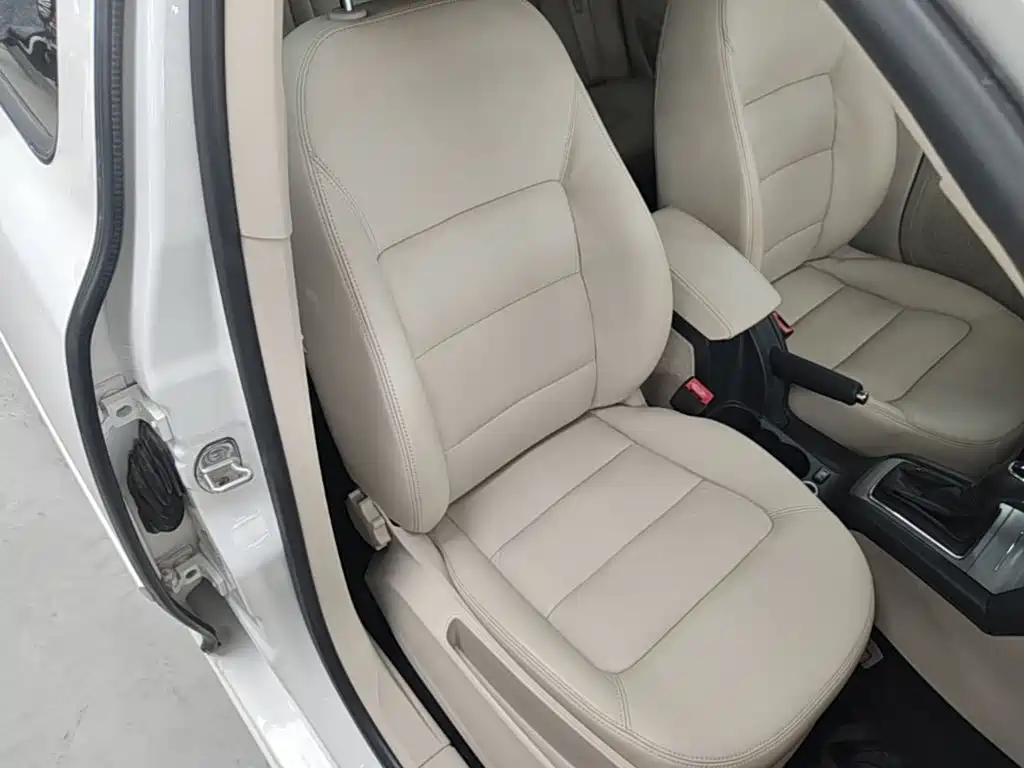 Skoda Octavia 2015 — фото 25