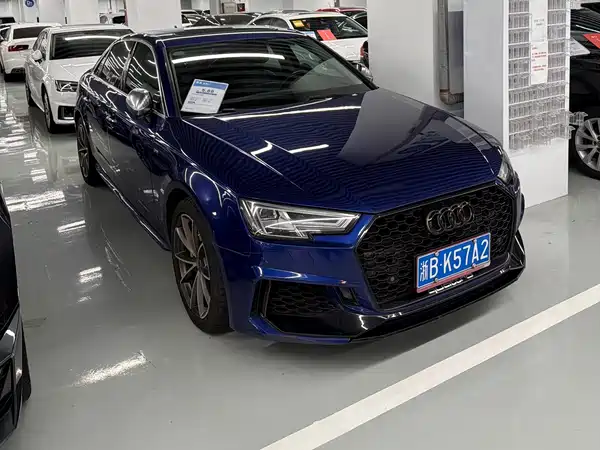 Audi A4L 2018