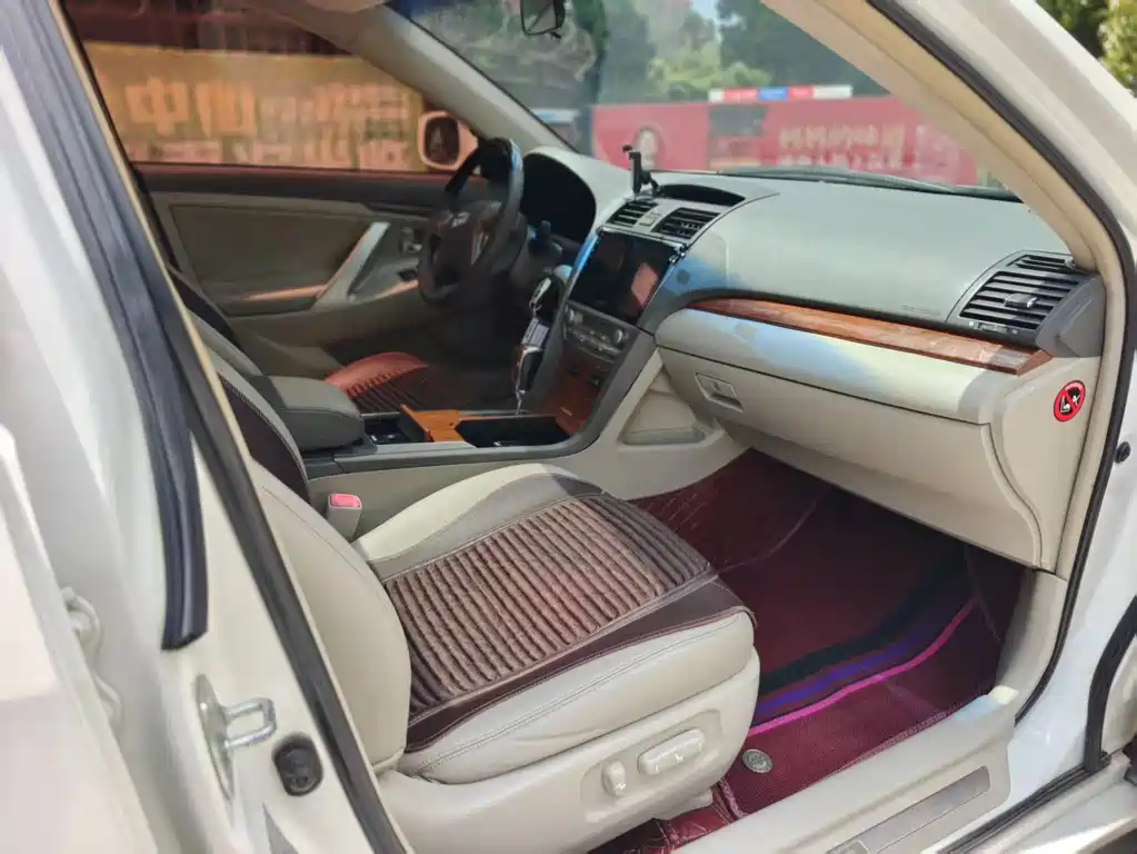 Toyota Camry 2014 — фото 16
