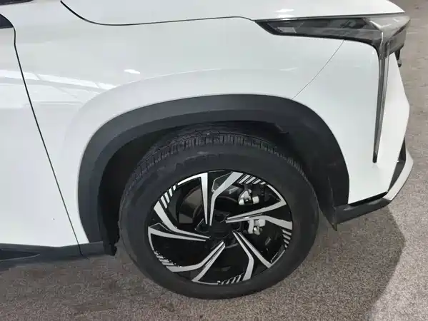 Geely Boyue 2023