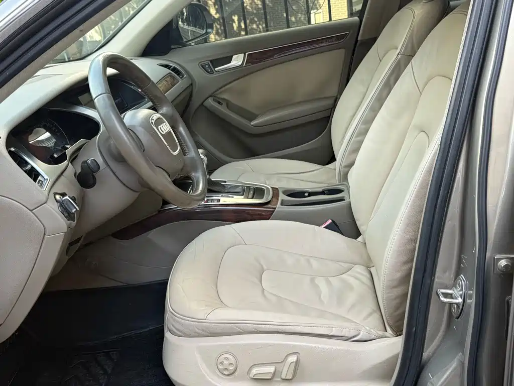 Audi A4L 2011
