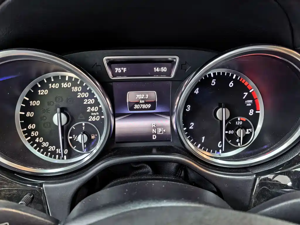 Mercedes-Benz GL-Class 2016 — фото 11