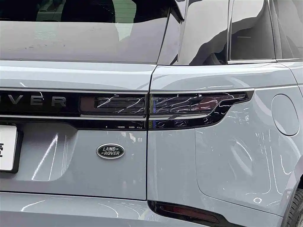 Land Rover Velar 2024 — фото 17