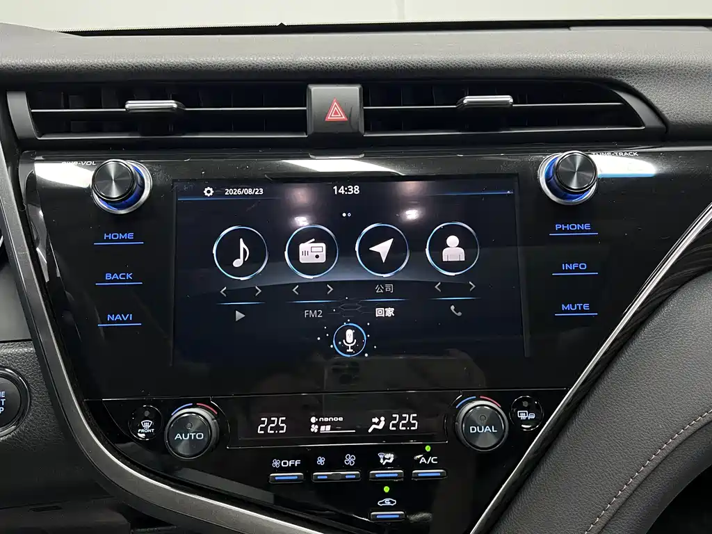 Toyota Camry 2019 — фото 26