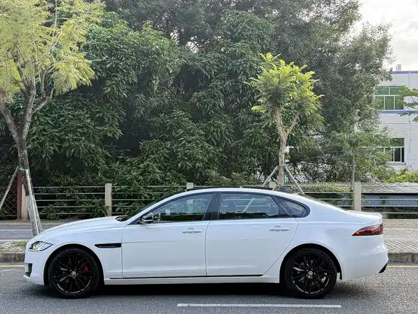 Jaguar XFL 2020