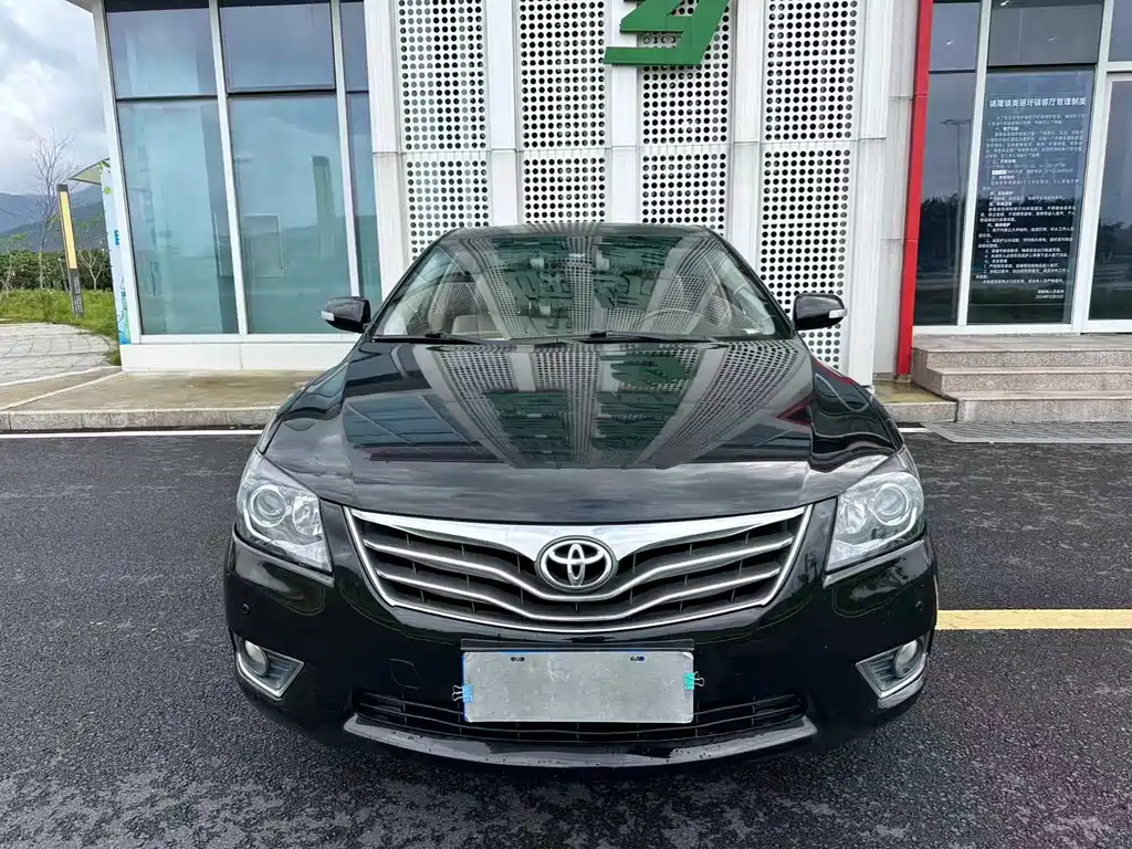 Toyota Camry 2015 — фото 2