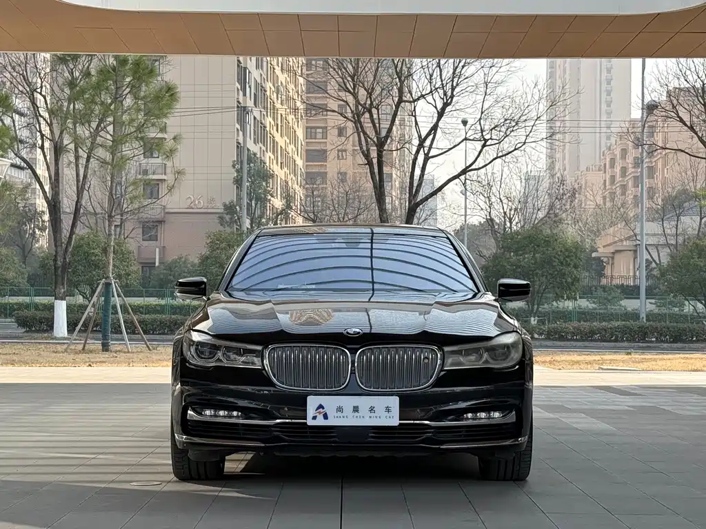 BMW 7 Series 2017 — фото 2