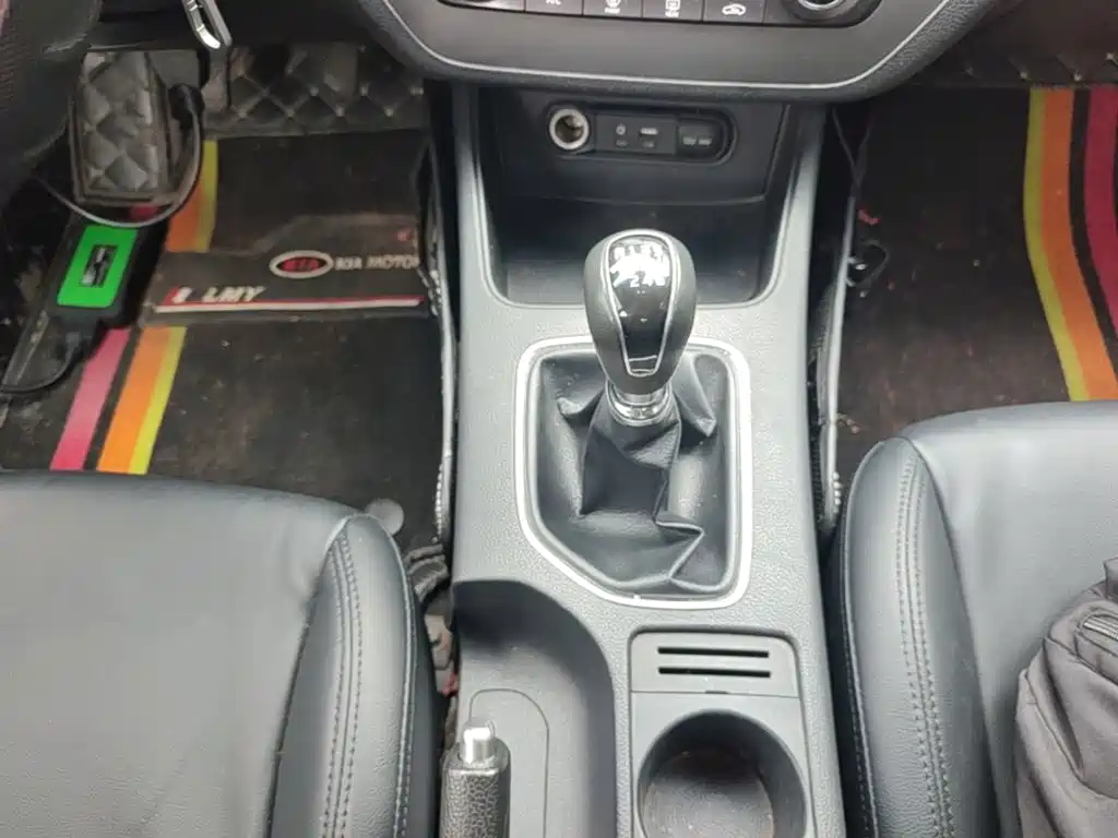 Kia K4 2015 — фото 14