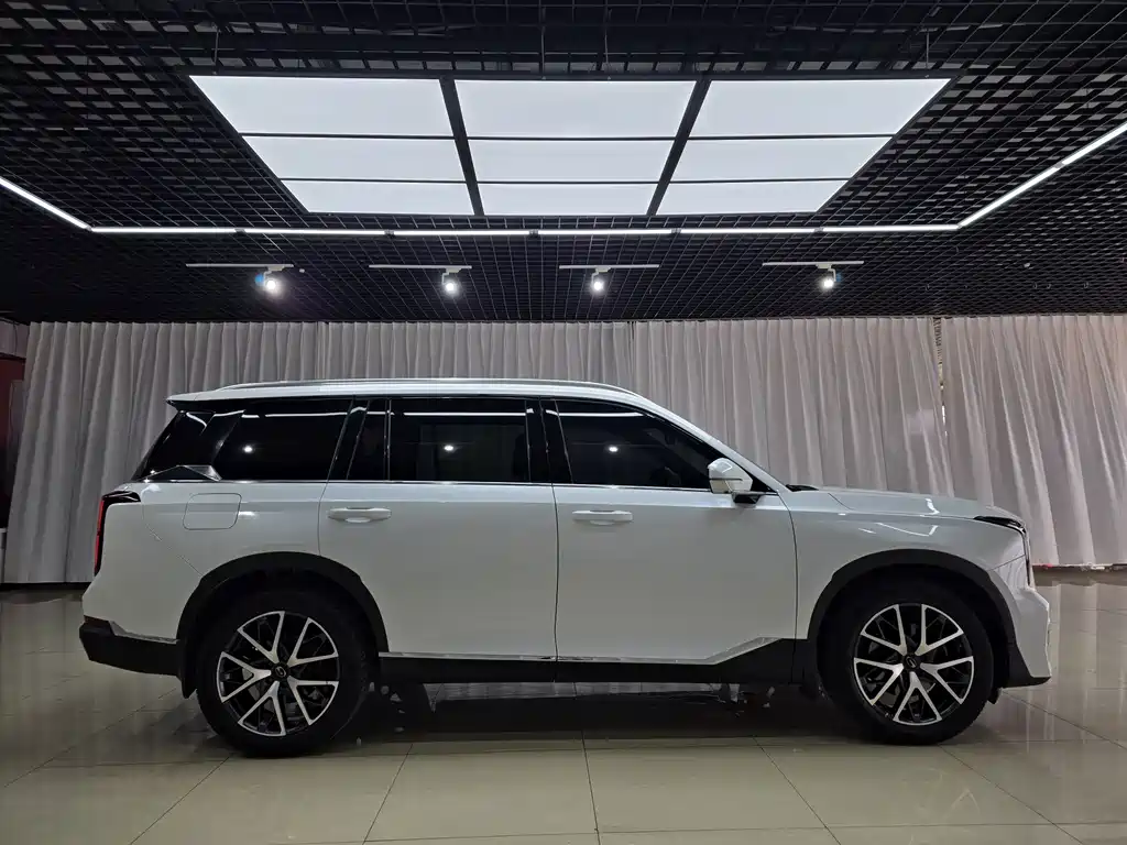 GAC Motor Trumpchi GS8 2022 — фото 4