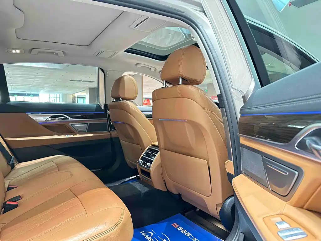 BMW 7 Series 2016 — фото 20