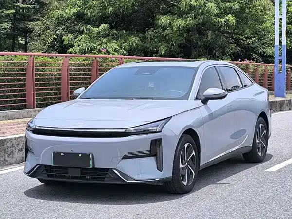 Geely Galaxy L6 2024