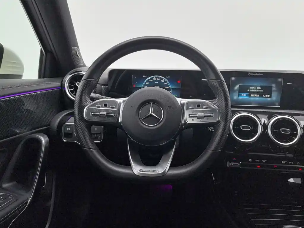 Mercedes-Benz A-Class 2019 — фото 11