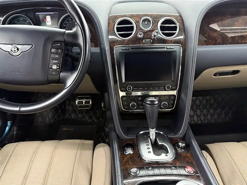 Bentley Flying Spur 2016 — фото 10