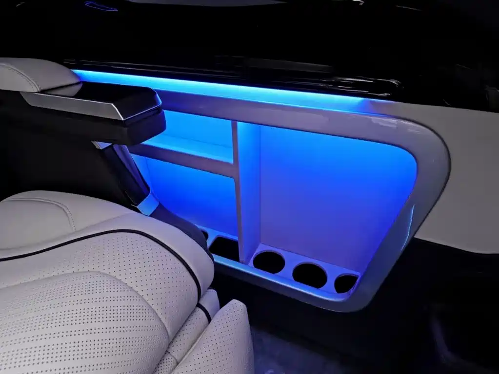 Mercedes-Benz Vito 2022 — фото 16