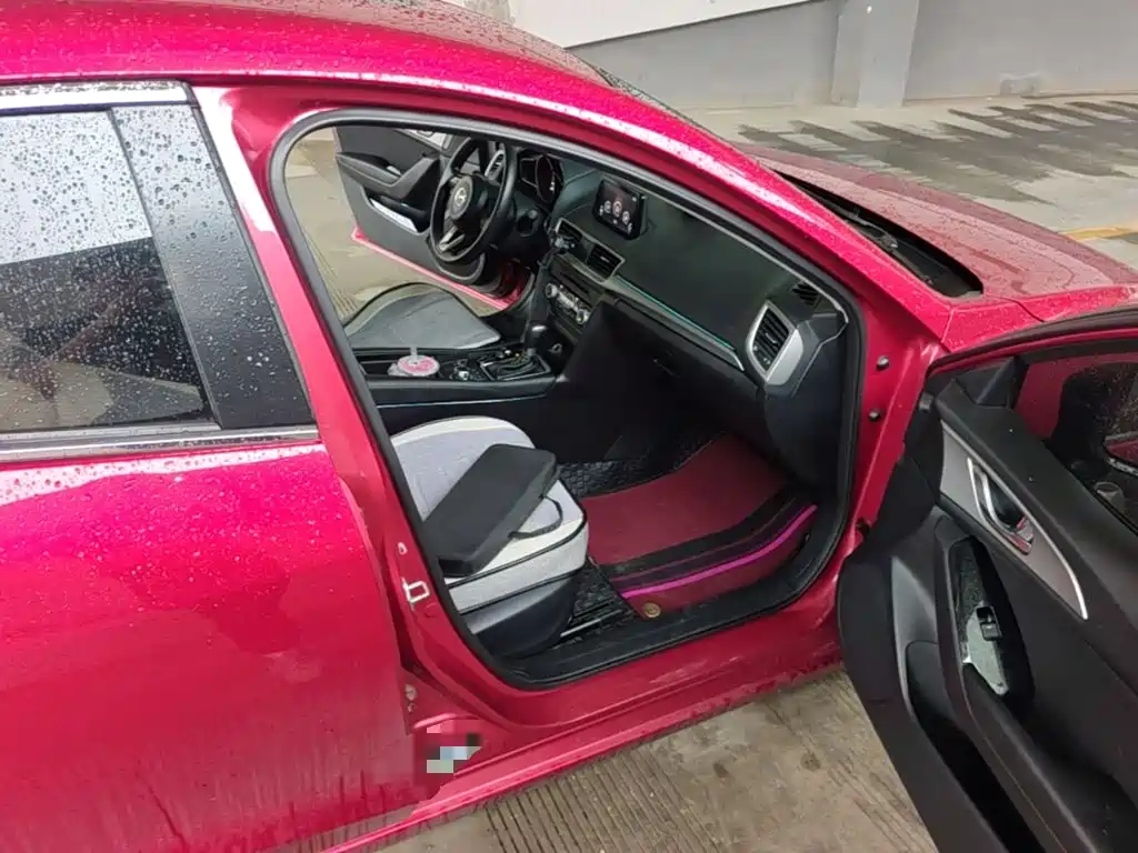 Mazda 3 Axela 2019 — фото 11