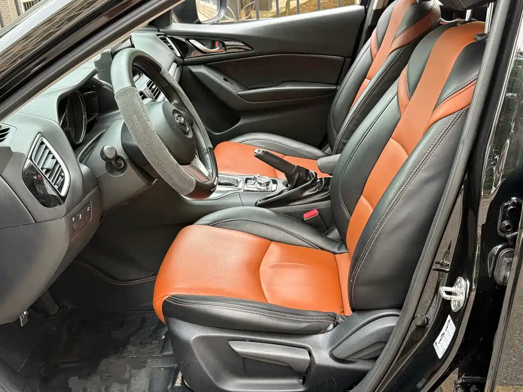 Mazda 3 Axela 2016