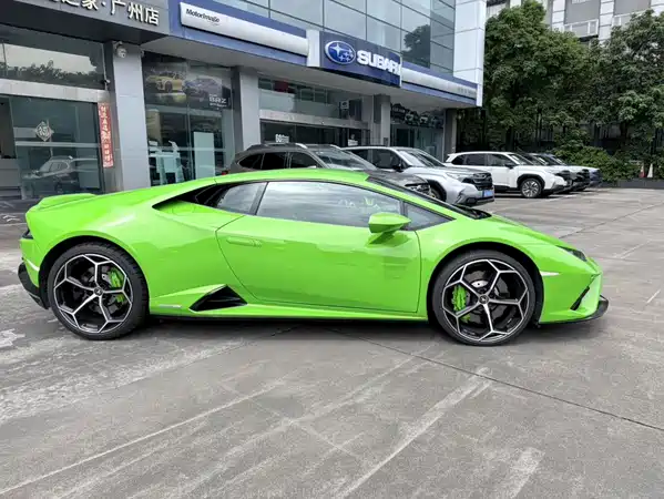 Lamborghini Huracan 2021