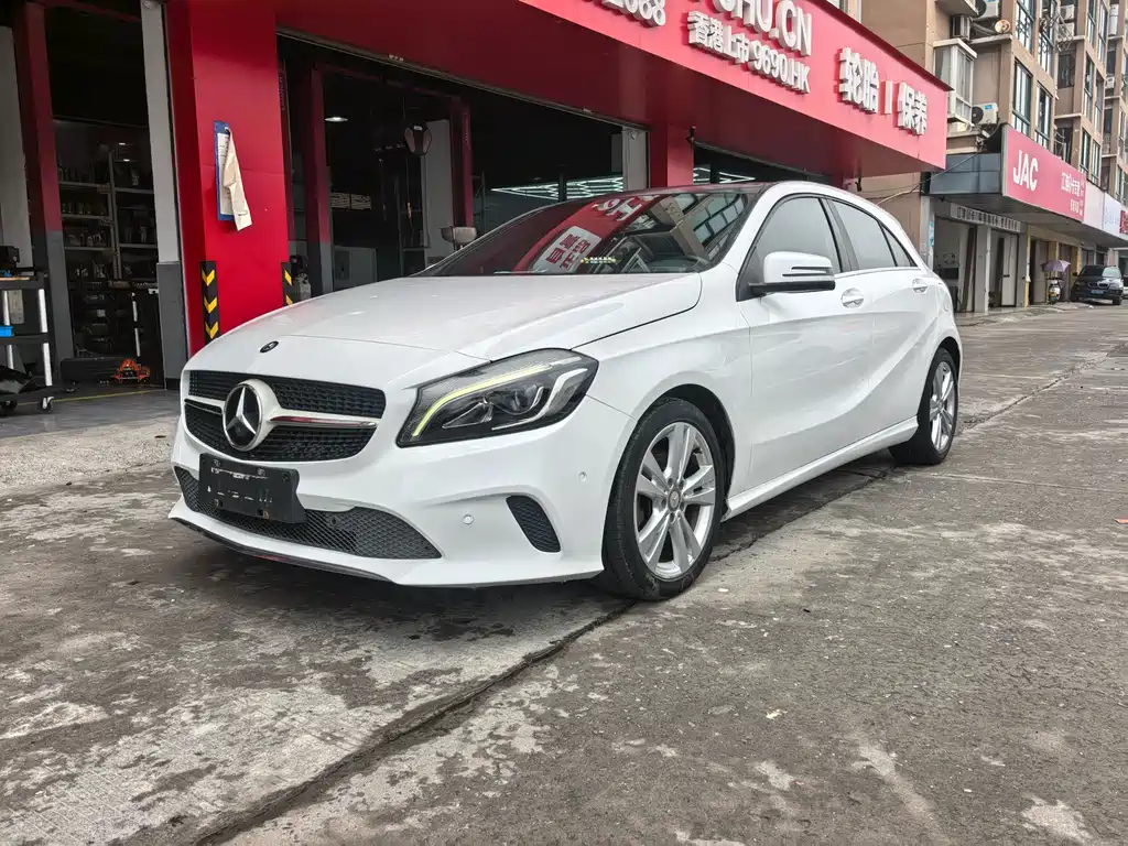 Mercedes-Benz A-Class 2017 — фото 2