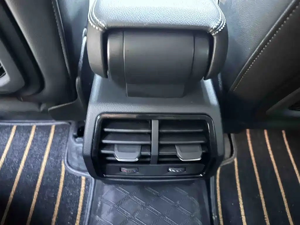 Audi Q3 2023 — фото 14