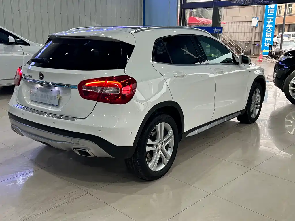 Mercedes-Benz GLA 2017 — фото 15