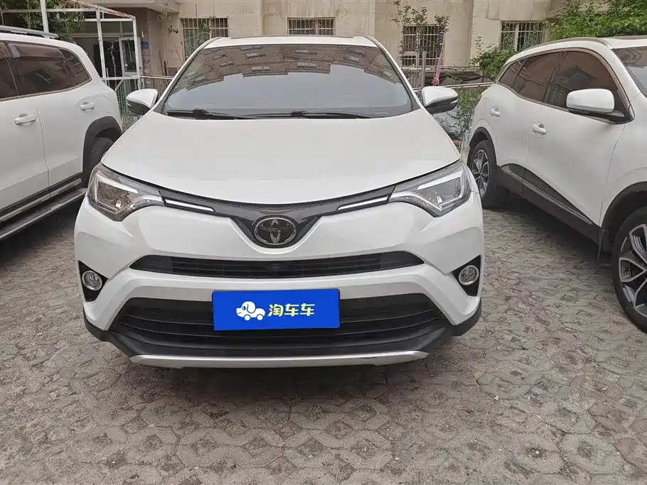 Toyota RAV4 2019 — фото 2