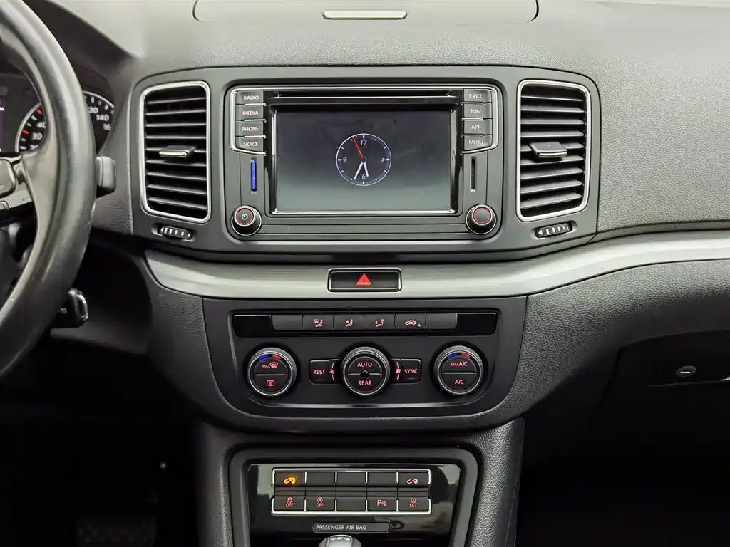 Volkswagen Sharan 2018 — фото 12