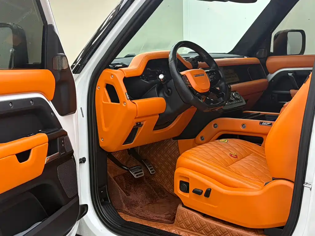 Land Rover Defender 2023 — фото 8