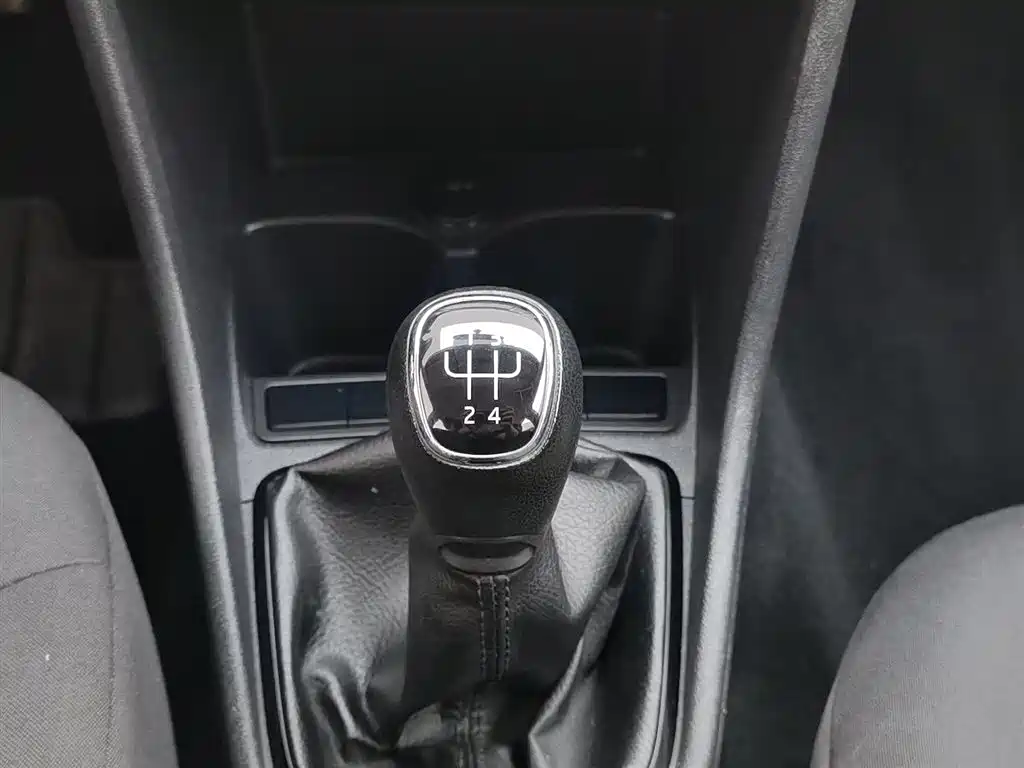 Skoda Rapid Spaceback 2017 — фото 13