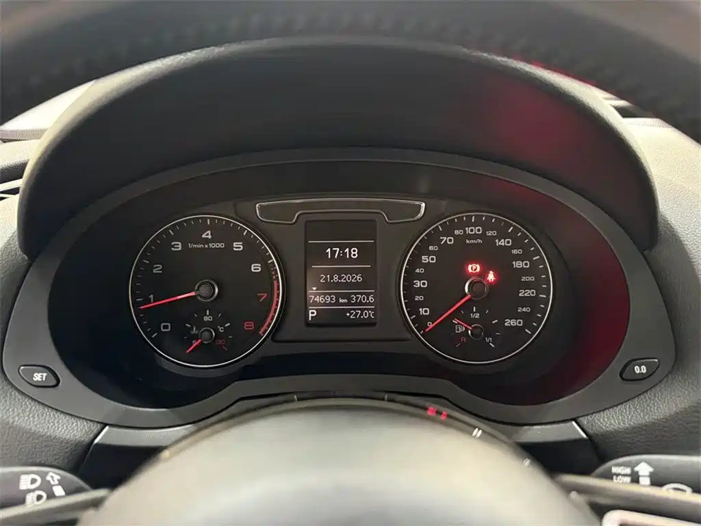 Audi Q3 2017 — фото 10