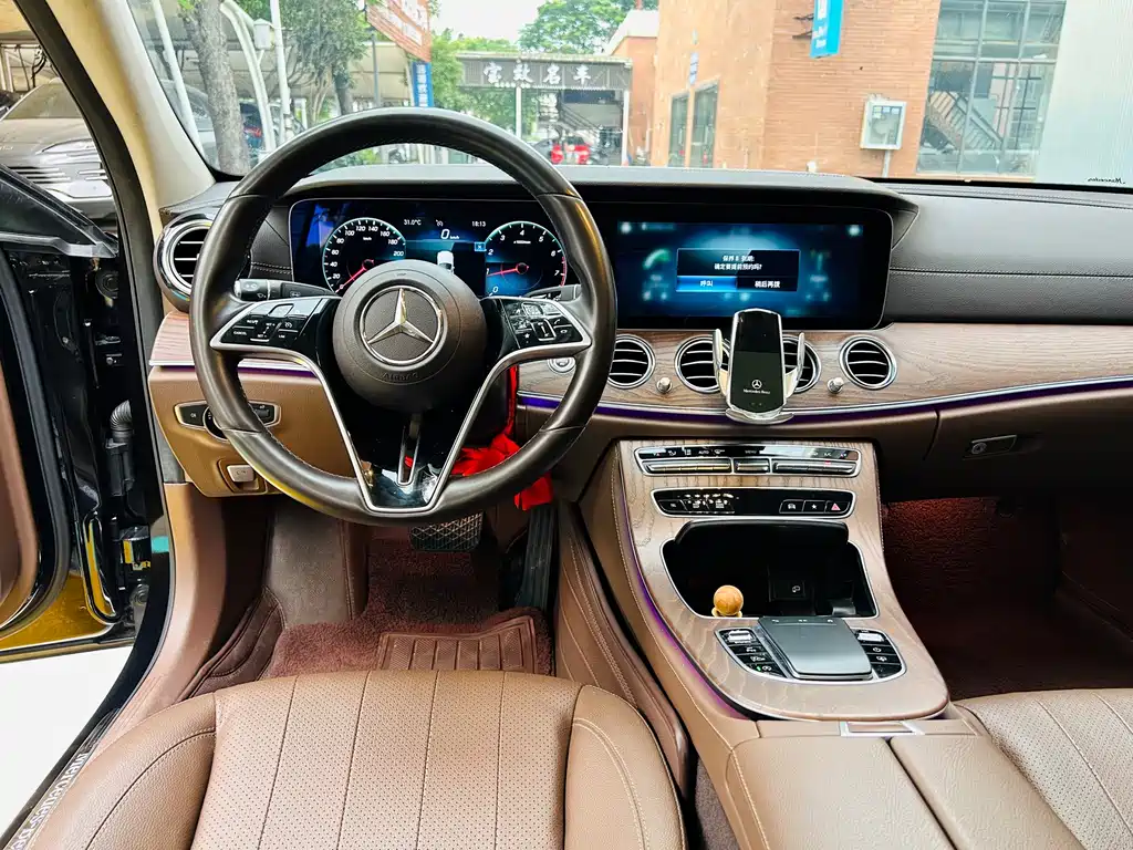 Mercedes-Benz E-Class 2022 — фото 10