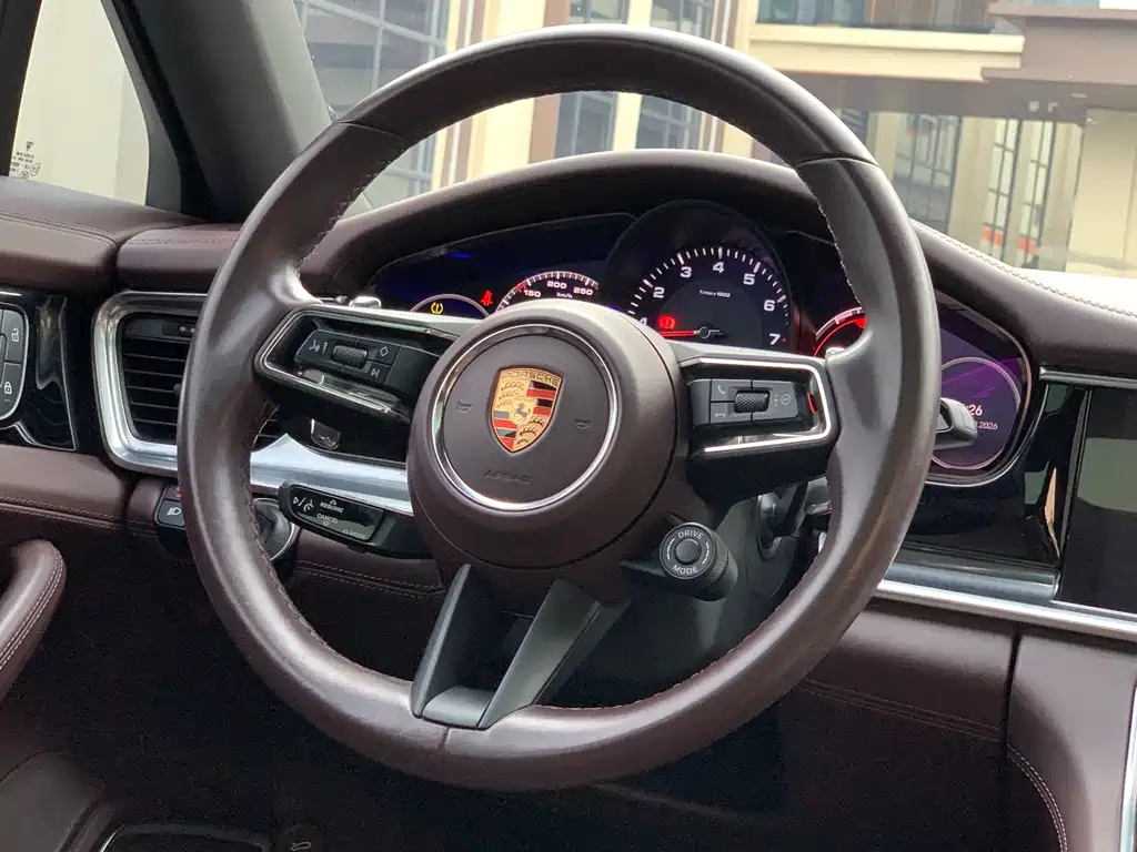 Porsche Panamera 2023 — фото 19