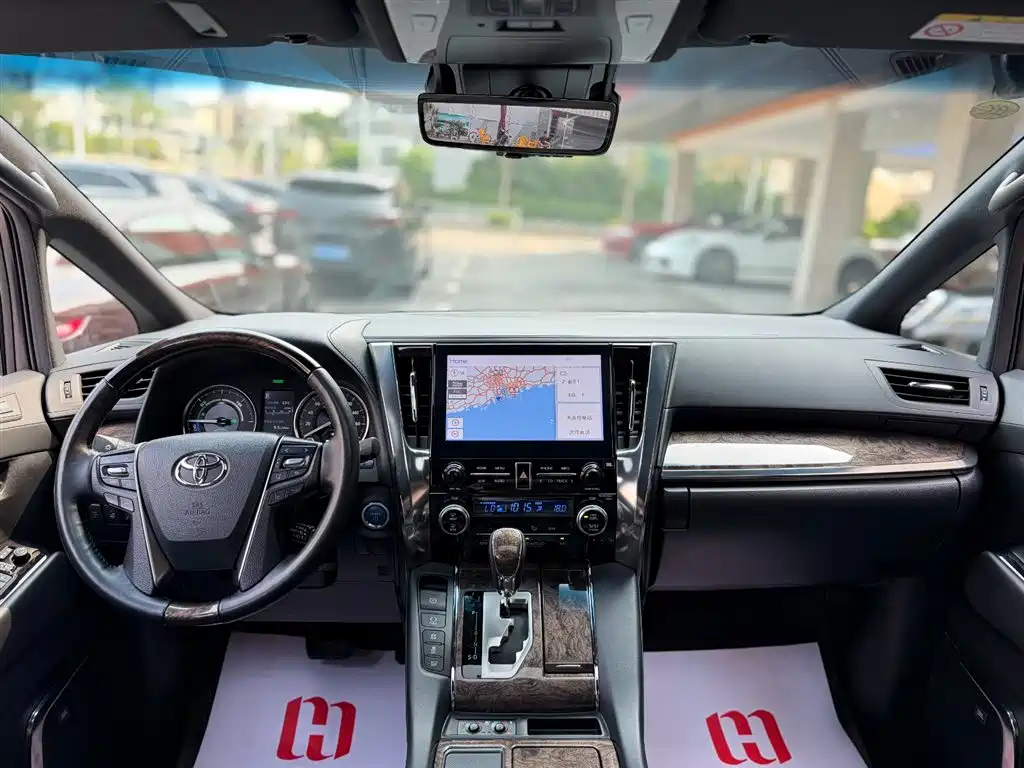 Toyota Alphard 2023 — фото 15