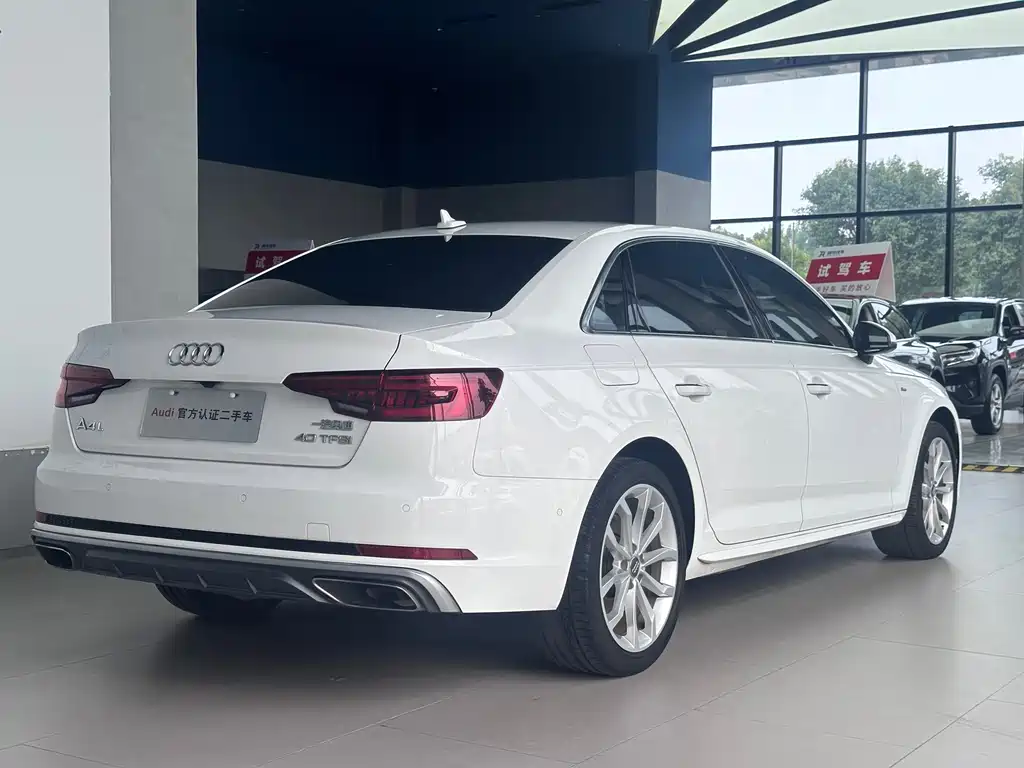 Audi A4L 2019