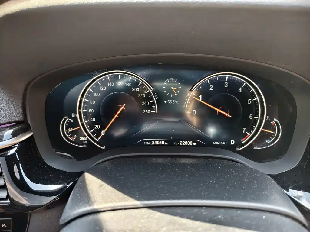 BMW 5 Series 2018 — фото 14