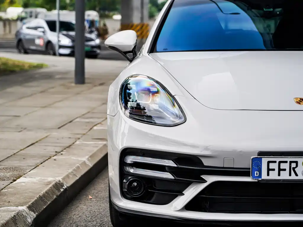 Porsche Panamera 2018 — фото 15