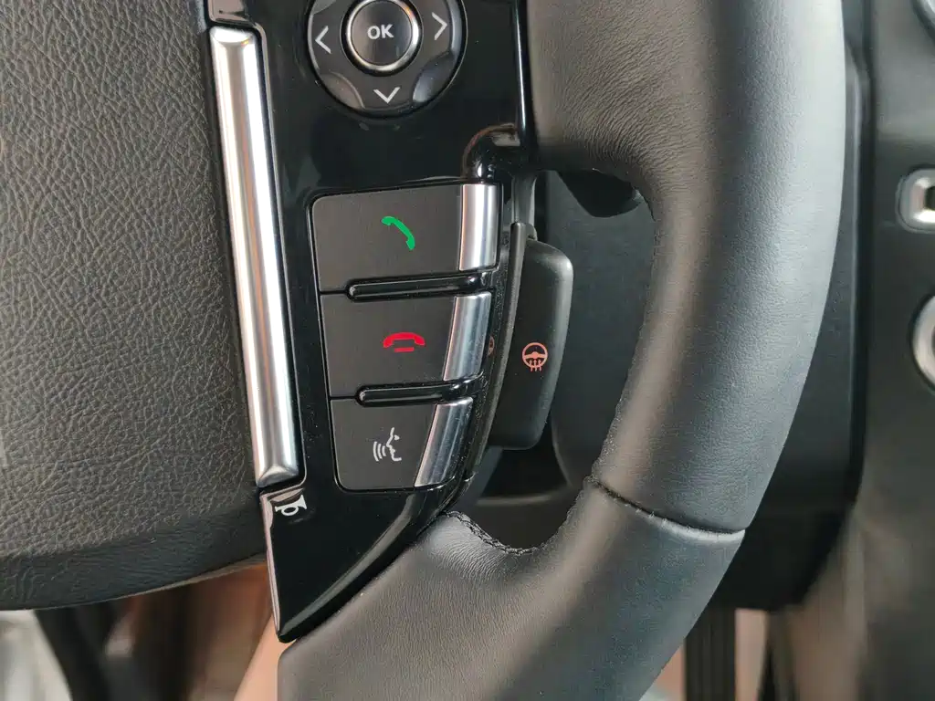 Land Rover Discovery 2016 — фото 16