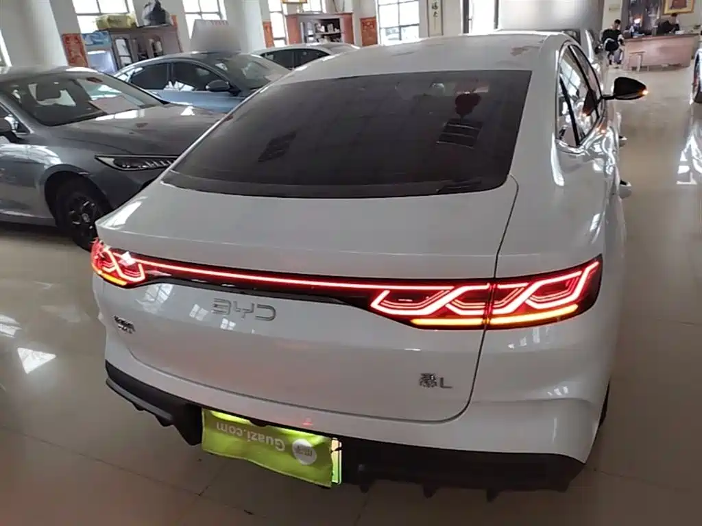 BYD Qin L 2025 — фото 6