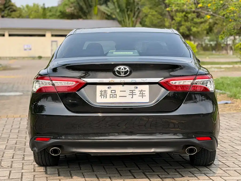 Toyota Camry 2018 — фото 7