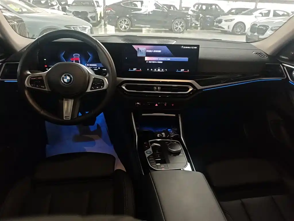 BMW i4 2025 — фото 15