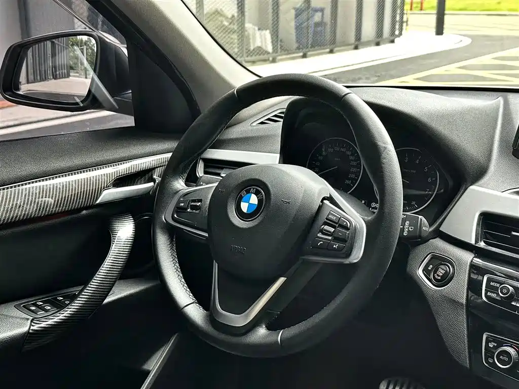 BMW X1 2016 — фото 14