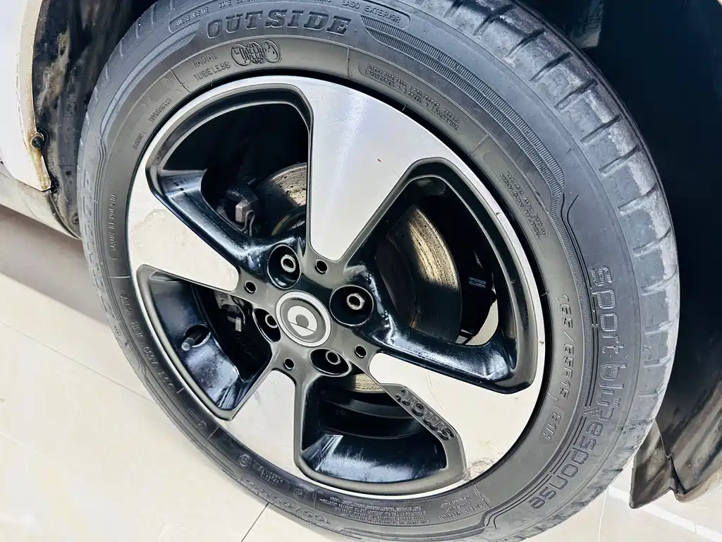 smart Fortwo 2018 — фото 13