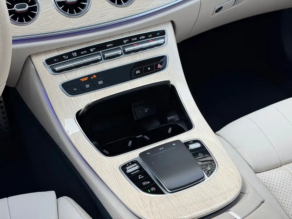 Mercedes-Benz E-Class 2022 — фото 11