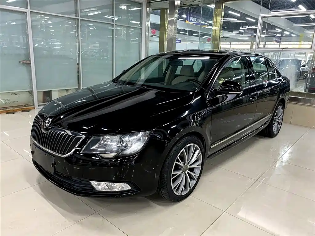 Skoda Superb 2015 — фото 2