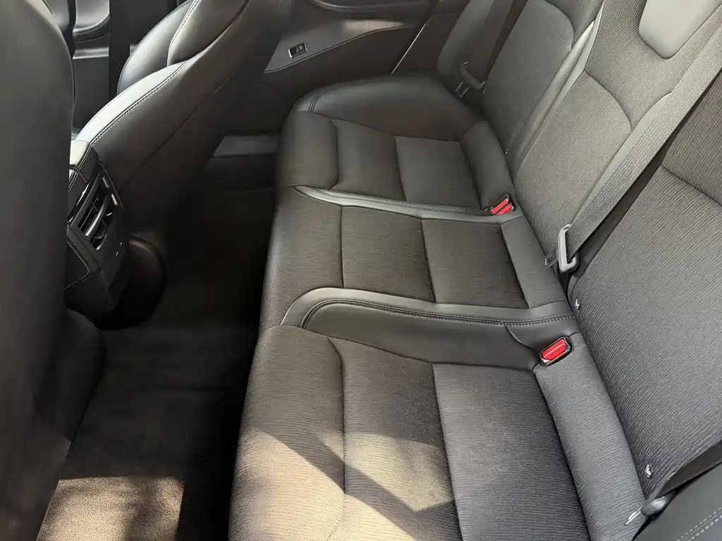 Tesla Model S 2019 — фото 16