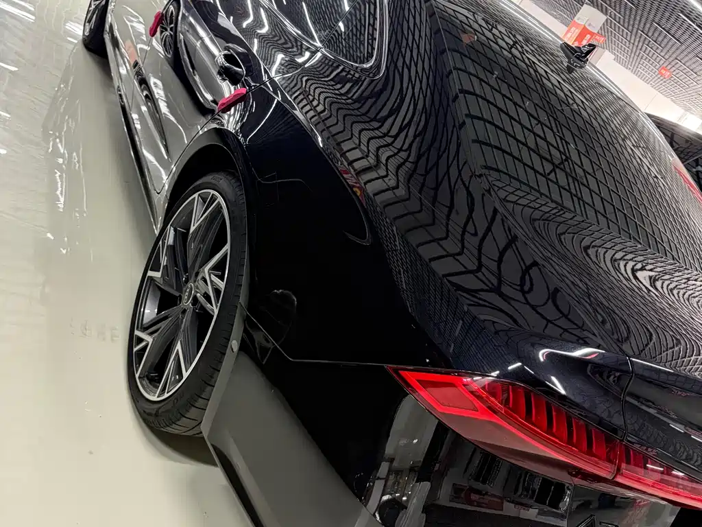 Audi A7L 2024